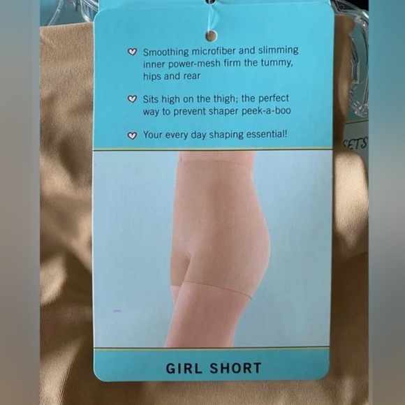 Assets by SPANX - Girl Short Nude colour NWT - Picture 2 of 3